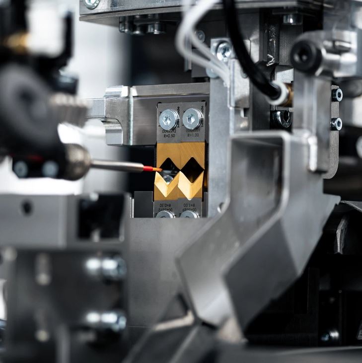 Adaptive Incision Control (AIC)